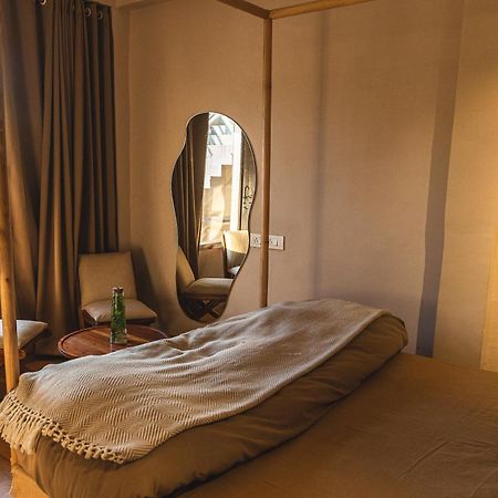 Exstasy Stays - Bathtub Rooms & Cafe - Your Romantic & Cozy Getaway - Thhpsociety - مكتزور المظهر الخارجي الصورة
